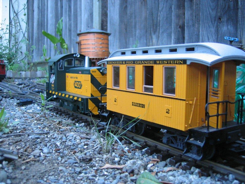 Large Scale and Garden Railways &gt; Little Garden and Backyard Railroad 